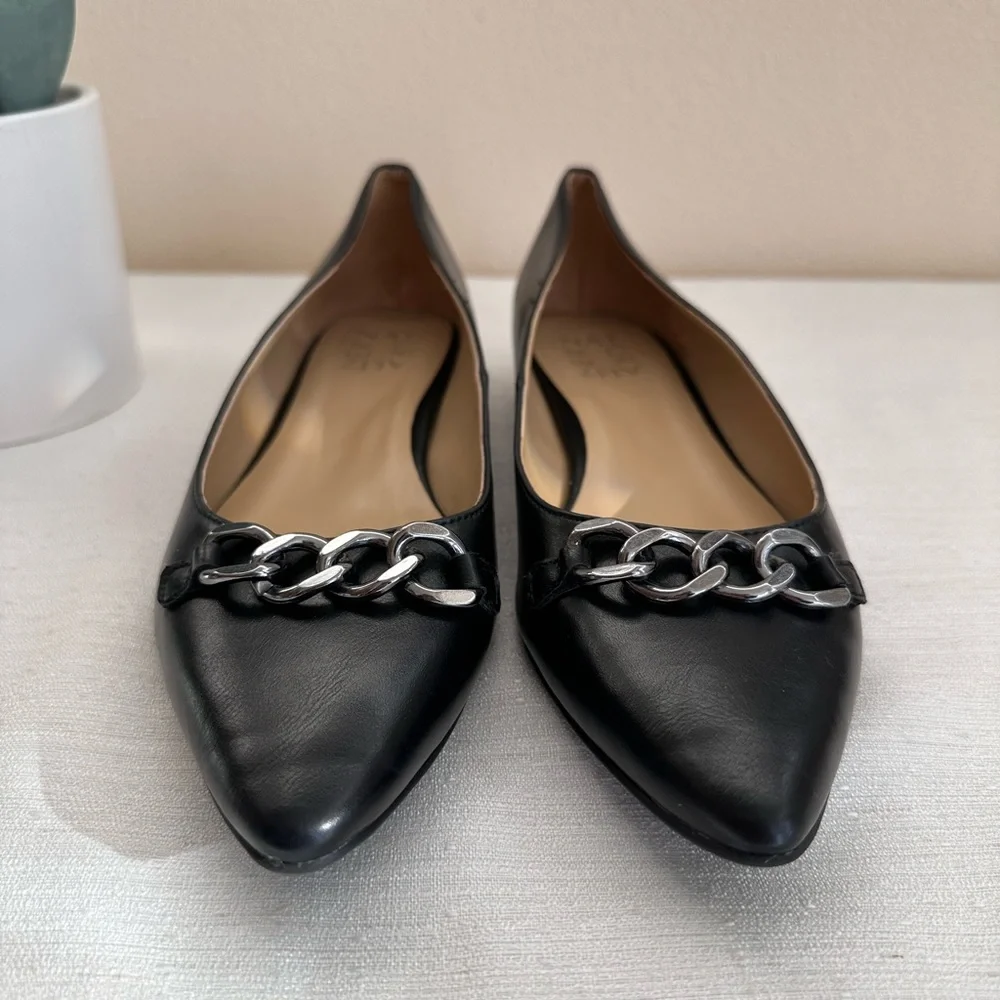 Naturalizer Bobby Black Faux Leather Chain Charm Pointy Flats Women’s 7.5M - Picture 6 of 13